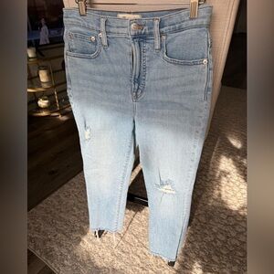 Madewell The Perfect Vintage Light Blue Distressed Cropped Raw Hem Jeans, 25P